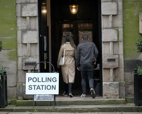 Public faith in politics is now in the gutter. Here’s how Labour should drag it out | Polly Toynbee