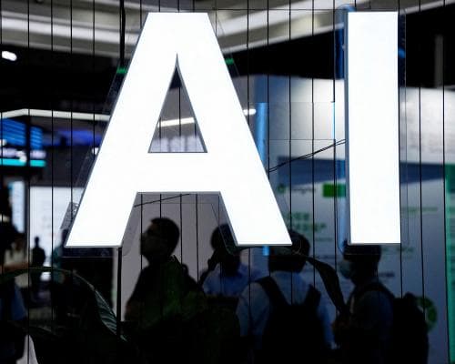 Most people aren’t fretting about an AI bubble. What they fear is mass layoffs | Steven Greenhouse